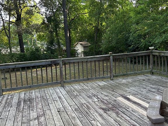 3rd image of 1101 Delwood Dr