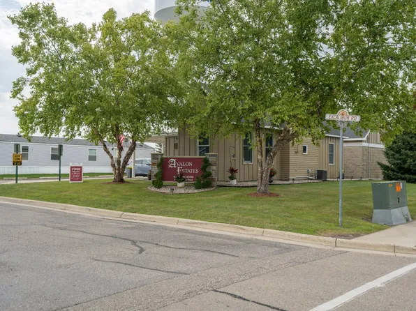 2027 Round Table Rd, North Mankato, MN 56003