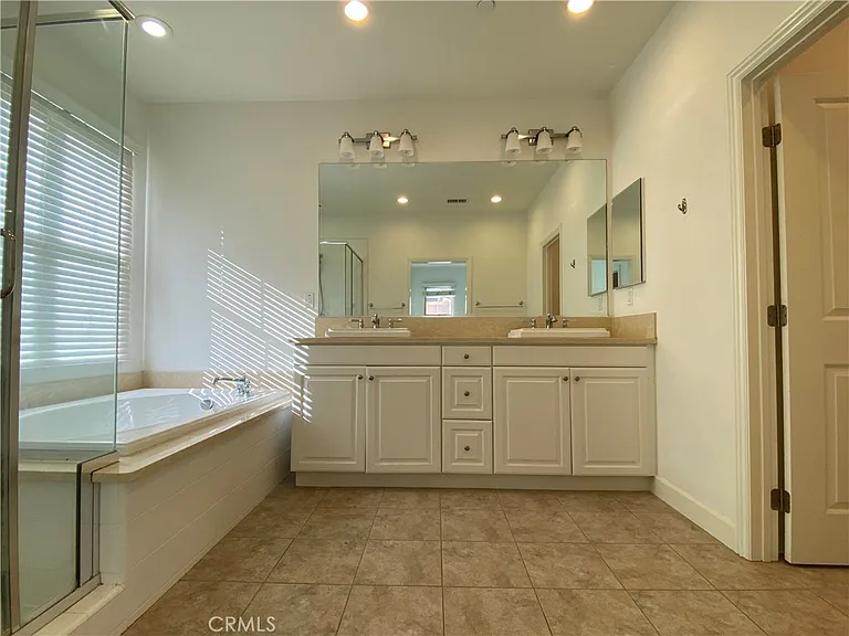 65 Berkshire Wood — Photo 10