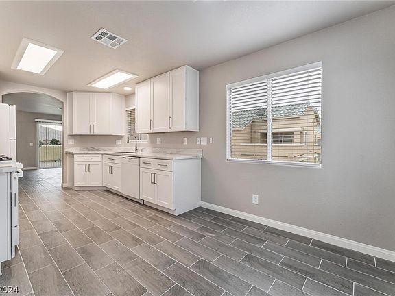 5th image of 1440 Jamielinn Ln Unit 204