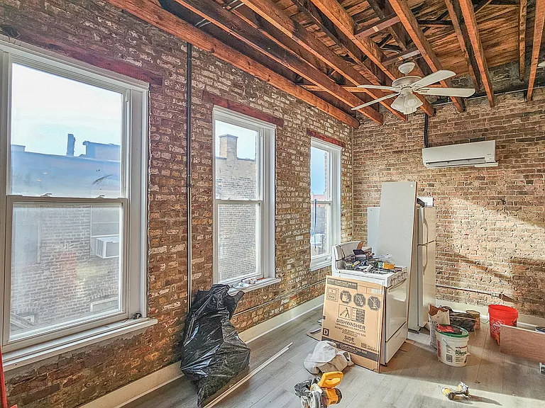 1957 W Chicago Ave #3R — Photo 4