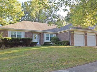 722 Muir View Dr, Ballwin, MO 63011