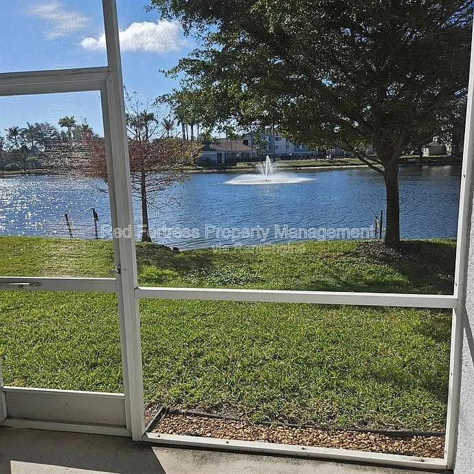 2 bed, 2.0 bath, 932 sqft, $1,299 — Photo 3
