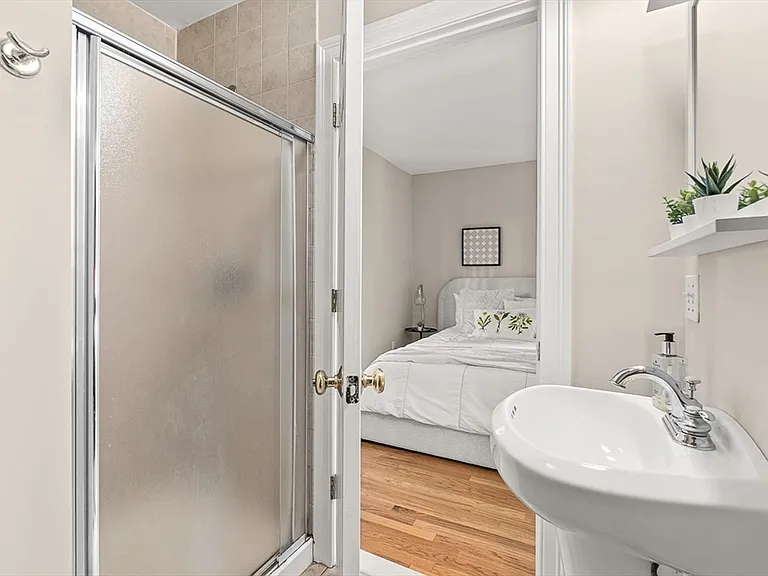 749 Somerville Ave #1 — Photo 9
