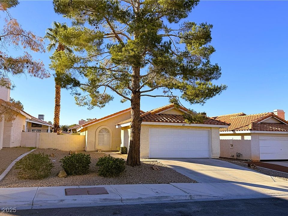 1st image of 51 Fantasia Ln