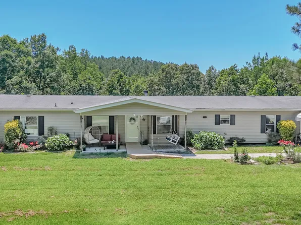 1575 Davis Rd W, Fairmount, GA 30139