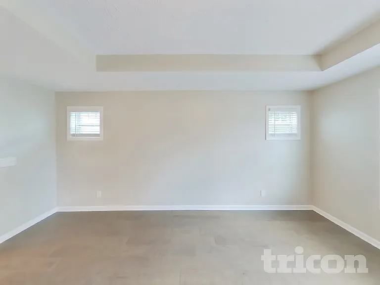 549 Medallion Cir — Photo 3