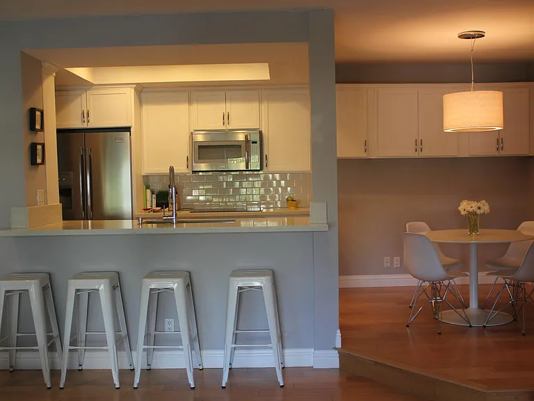 11820 Mayfield Ave #208 — Photo 7