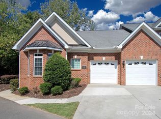 608 Crosswater Ln, Fort Mill, SC 29708