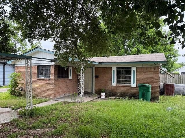 1st image of 3714 Lydia St