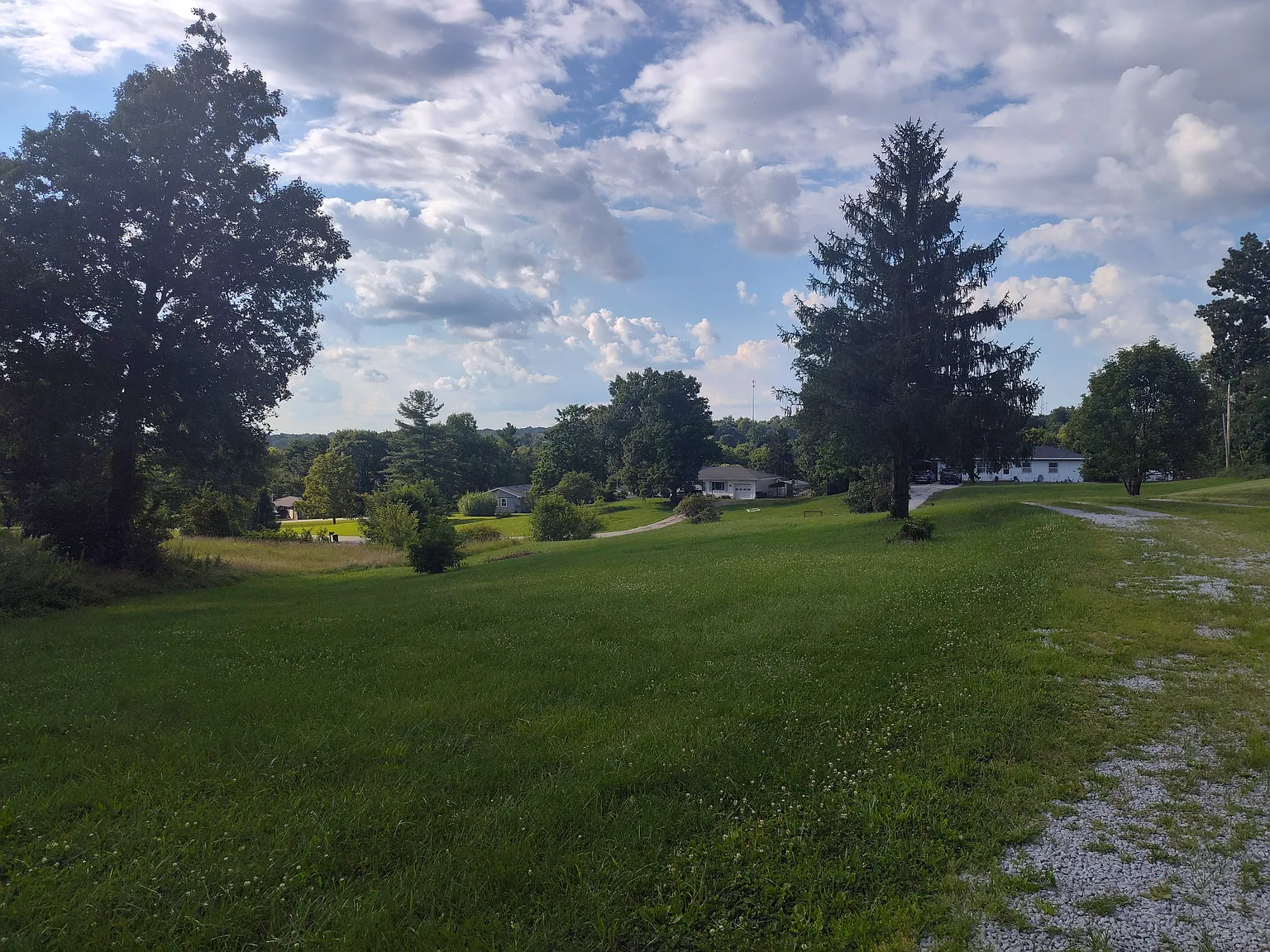 3 bed, 986 sqft, $1,100 — Photo 3