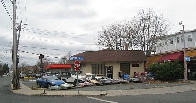 2nd image of 475 Shirley St