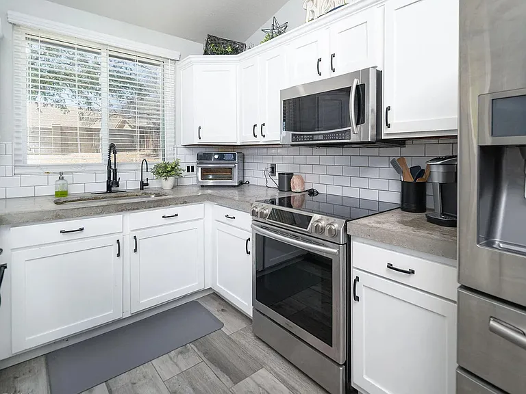 1256 E Utopia Rd — Photo 6