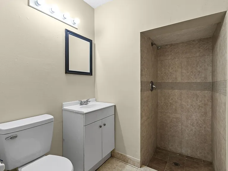 3721 Henry Ave — Photo 18