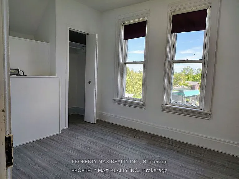 5363 Davis Dr — Photo 22