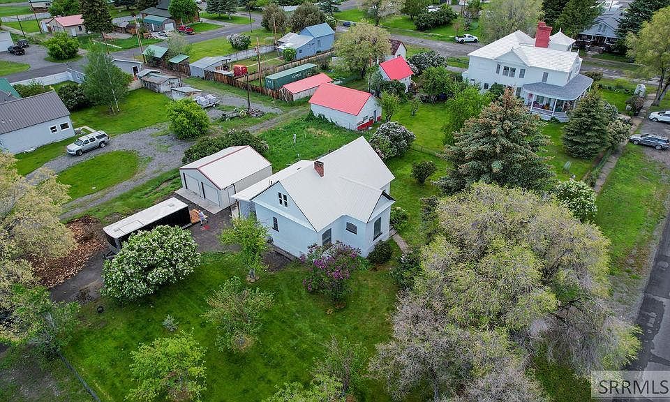203 W Spruce St, Mackay, ID 83251 Zillow