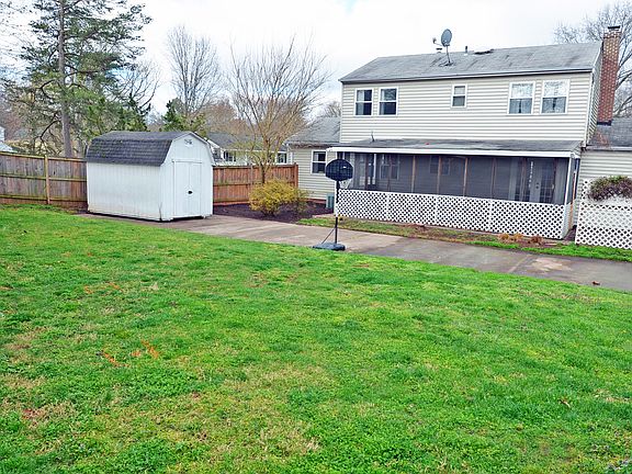 Big Backyard w/Storage Shed