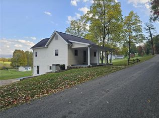 32 Shortcut Rd, Smithfield, PA 15478