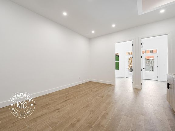 4th image of 897 New York Ave #1LF