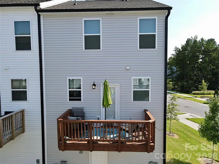 11005 Woodland Creek Way — Photo 17
