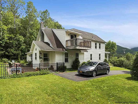 2nd image of 12 Arnold Dr
