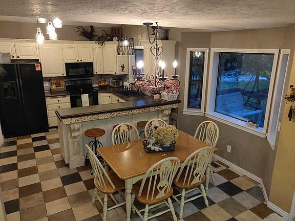 Kitchen/dining