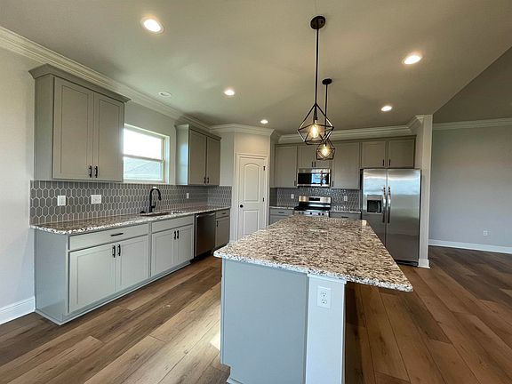 4th image of 3357 Lake Crest Dr
