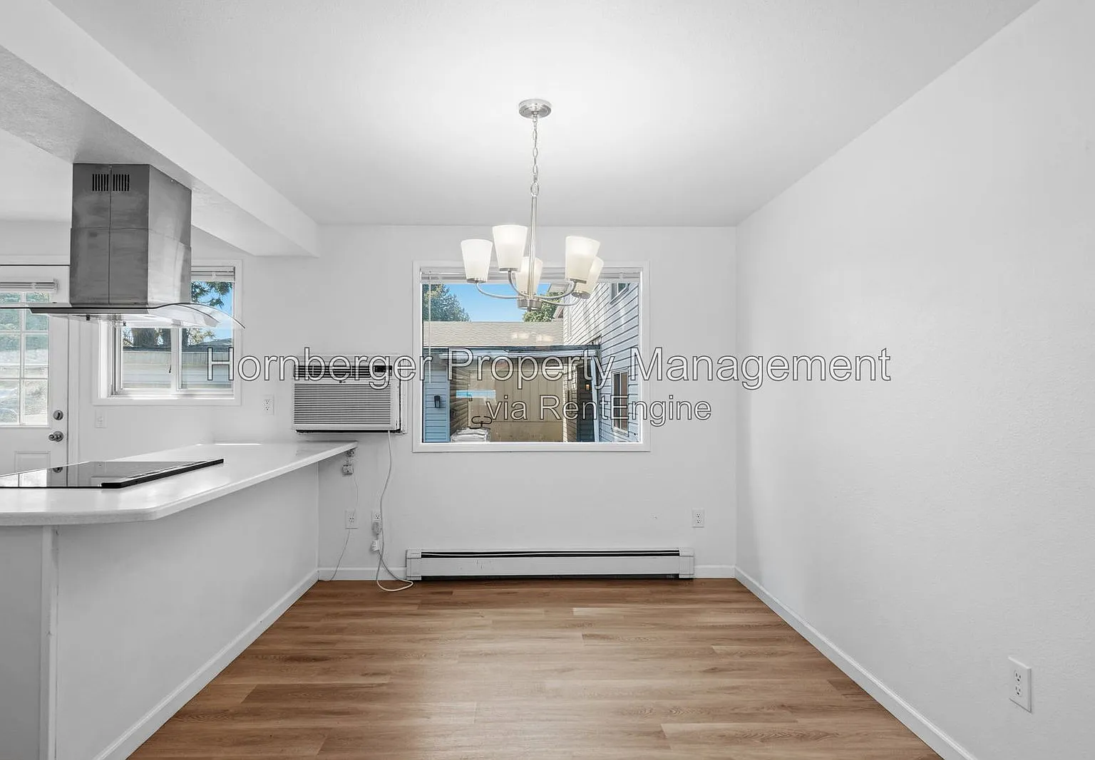 4 bed, 1.0 bath, 1940 sqft, $1,875 — Photo 4