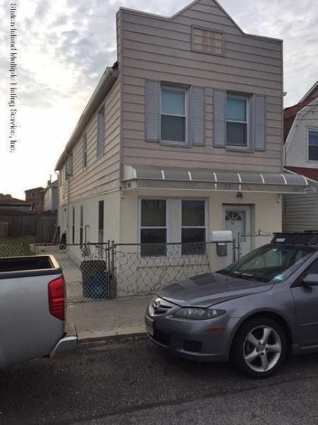 1st image of 64 Wentworth Ave