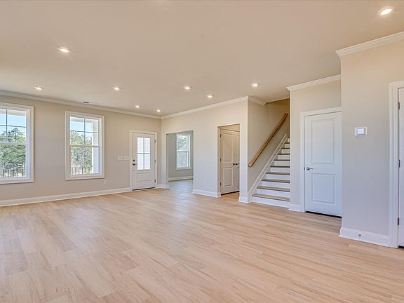 4th image of 412 Minim Way