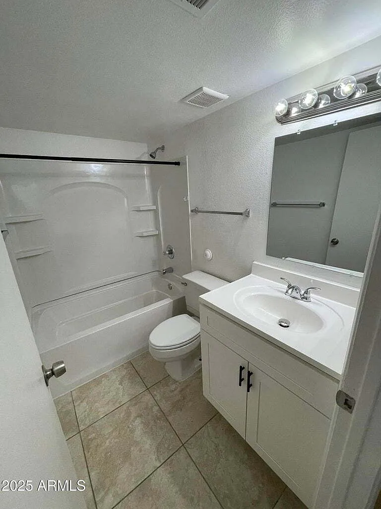 2 bed, 2.0 bath, 960 sqft, $1,475 — Photo 4