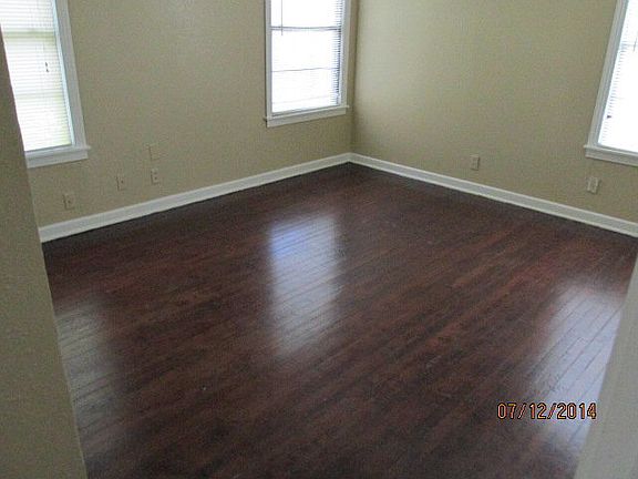 5th image of 506 E 1st St