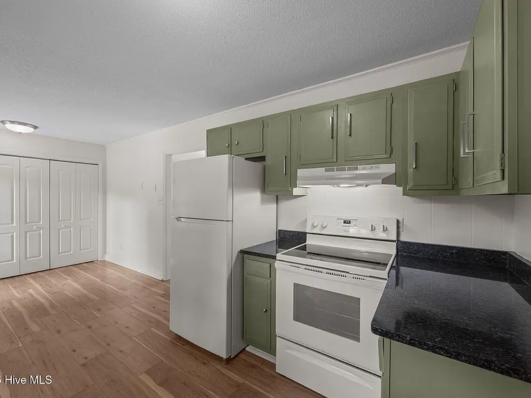 74 Cedar Rd — Photo 11