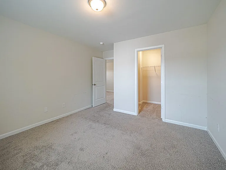 1545 Sawtooth Dr — Photo 41
