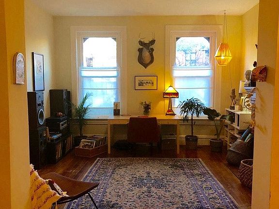 2nd image of 3884 Juniata St Floor 1