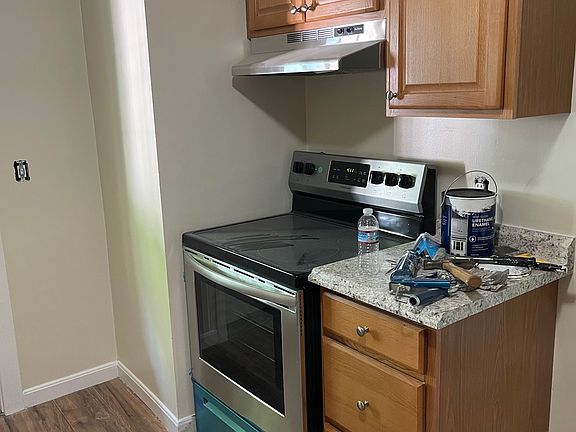 4th image of 32 Chestnut St #6