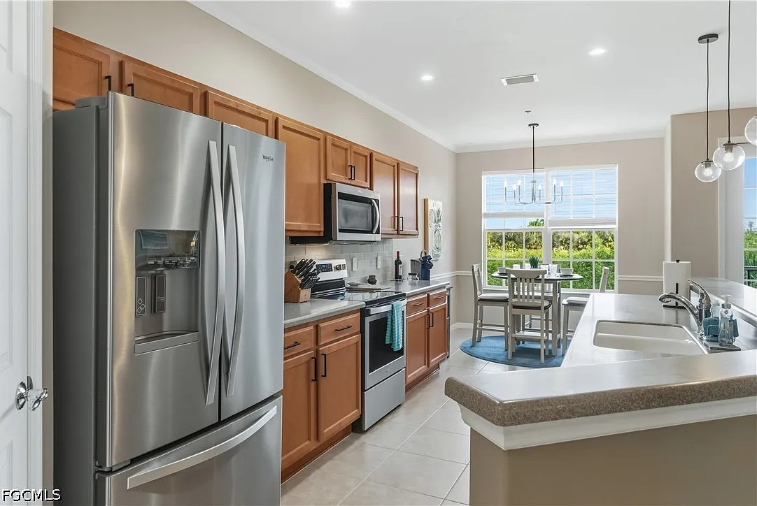 3 bed, 2.0 bath, 1301 sqft, $2,900 — Photo 1