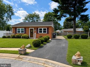 1 Defoe Cir, Newark, DE 19702