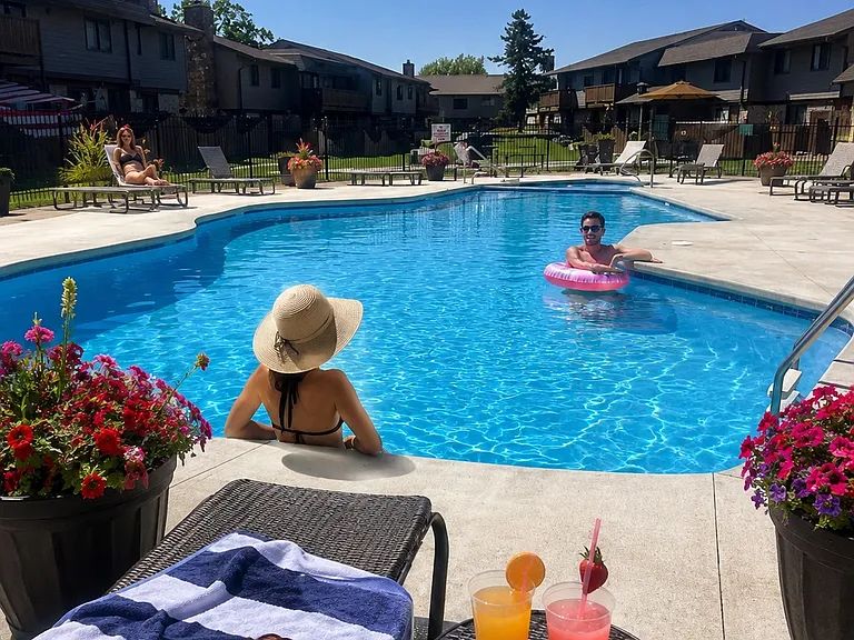 Sunny days are better at Parke East Townhomes _____
Relax poolside, soak up the sunshine, and enjoy resort-style living right here in Wichita. Your summer staycation starts at home! ____