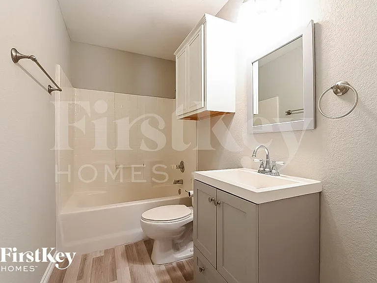 1731 Reynolds St — Photo 14
