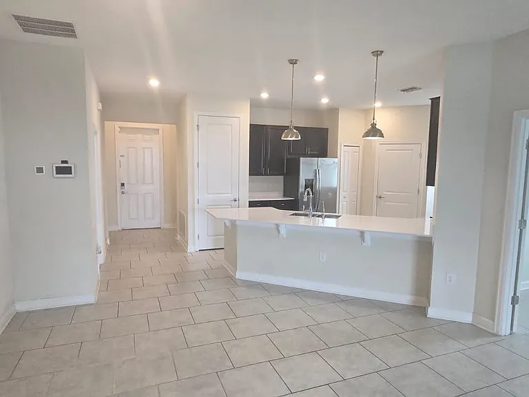 212 Bergamot Loop — Photo 5