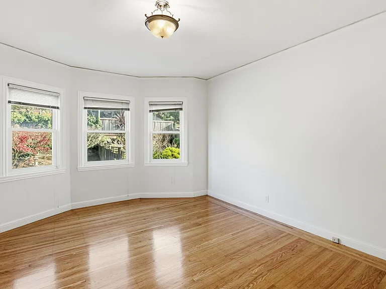 1742 18th Ave — Photo 14