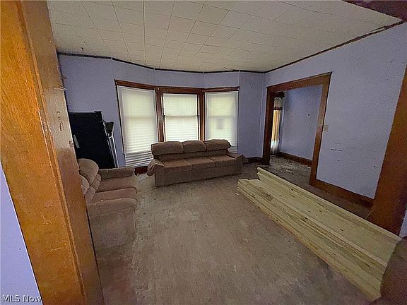 3rd image of 1749 Rosedale Ave