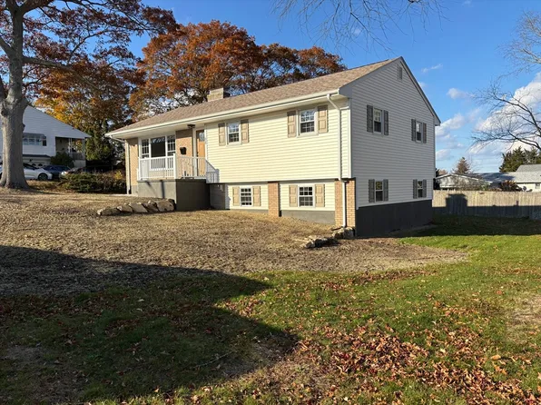 88 Kenyon Rd, Tiverton, RI 02878