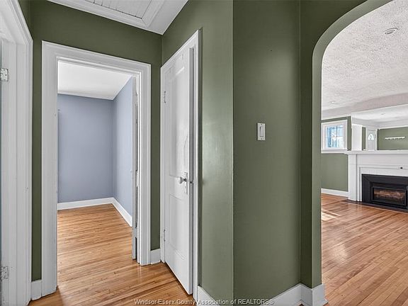 5th image of 2406 Byng Rd
