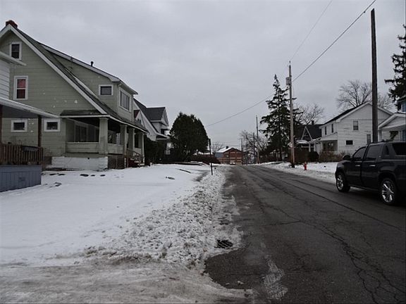 4th image of 3445 E 146th St