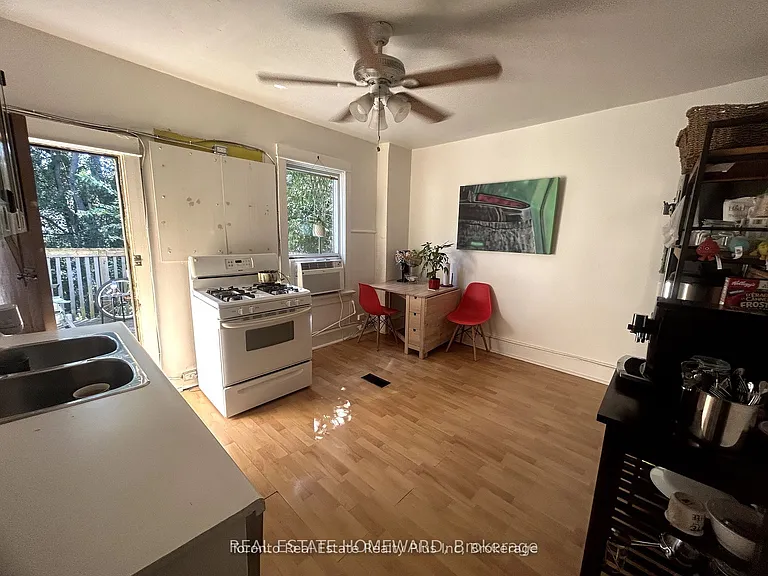 1297 Gerrard St E #A — Photo 6