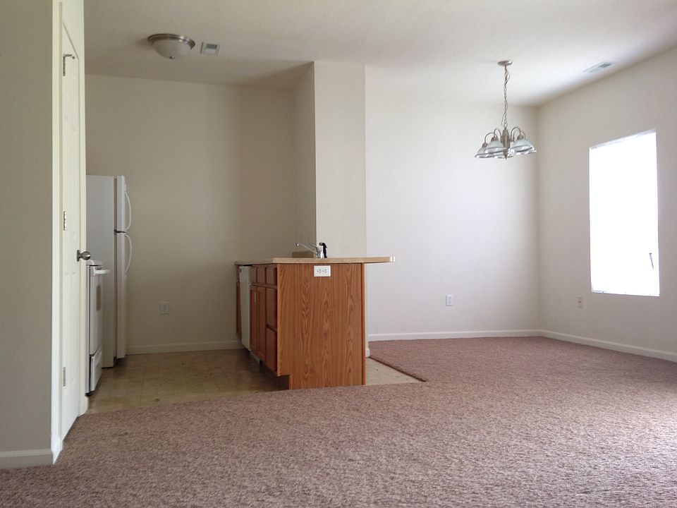 Kitchen w/bar