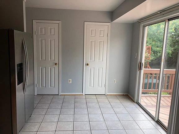 2nd image of 5421 Middlebourne Ln