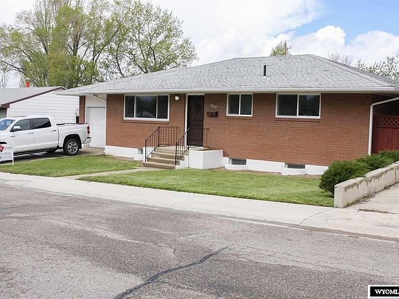 3rd image of 1317 Liberty Dr